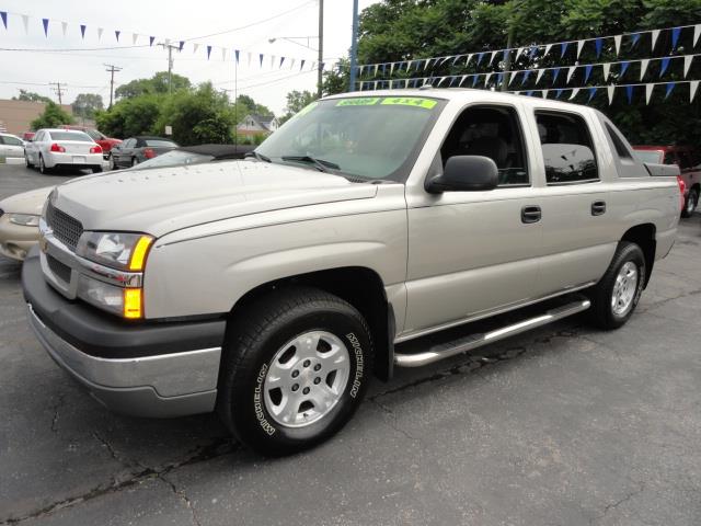 2004 Chevrolet Avalanche Base