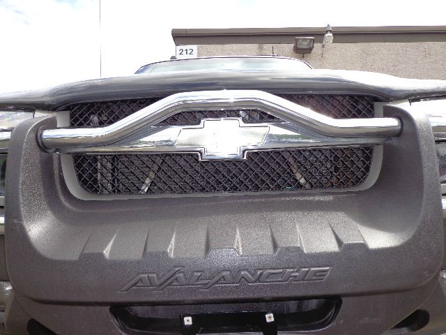 2004 Chevrolet Avalanche C350 4dr Sdn 3.5L Sport RWD Sedan