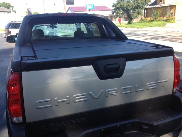 2004 Chevrolet Avalanche C350 4dr Sdn 3.5L Sport RWD Sedan