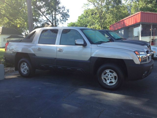 2004 Chevrolet Avalanche C350 4dr Sdn 3.5L Sport RWD Sedan