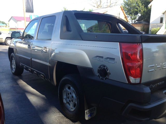 2004 Chevrolet Avalanche C350 4dr Sdn 3.5L Sport RWD Sedan