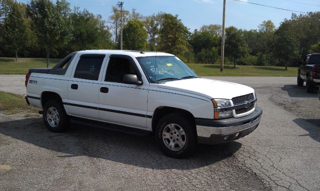 2004 Chevrolet Avalanche C350 4dr Sdn 3.5L Sport RWD Sedan