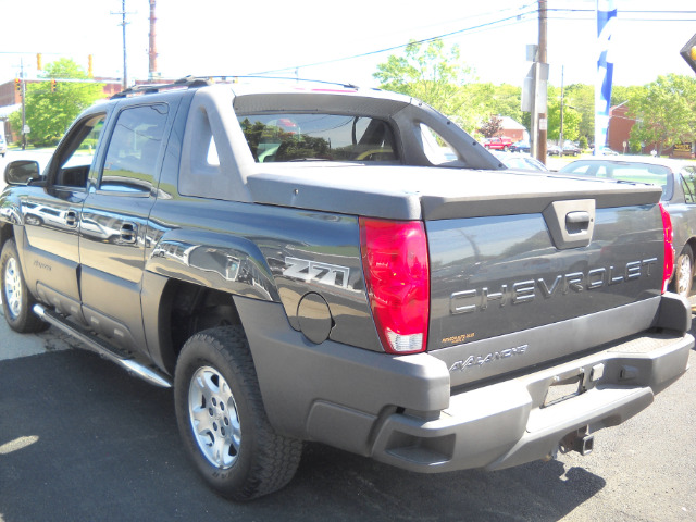 2004 Chevrolet Avalanche C350 4dr Sdn 3.5L Sport RWD Sedan