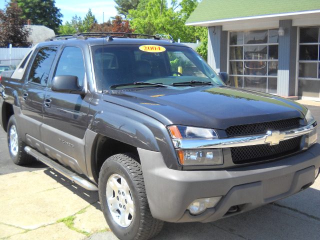 2004 Chevrolet Avalanche C350 4dr Sdn 3.5L Sport RWD Sedan