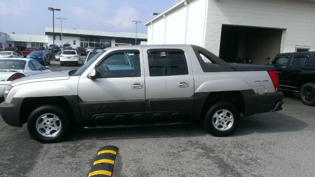 2004 Chevrolet Avalanche C350 4dr Sdn 3.5L Sport RWD Sedan
