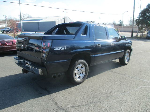 2004 Chevrolet Avalanche C350 4dr Sdn 3.5L Sport RWD Sedan