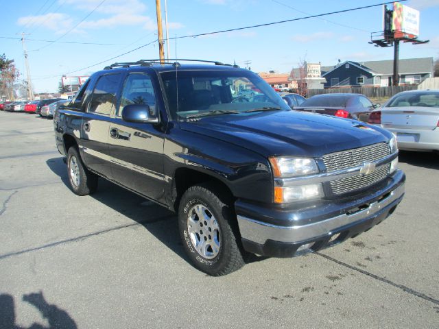 2004 Chevrolet Avalanche C350 4dr Sdn 3.5L Sport RWD Sedan