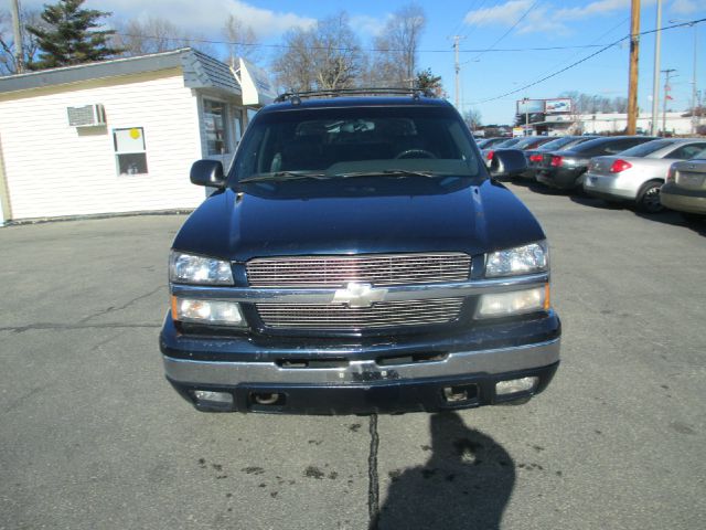 2004 Chevrolet Avalanche C350 4dr Sdn 3.5L Sport RWD Sedan