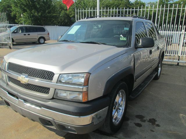 2004 Chevrolet Avalanche C350 4dr Sdn 3.5L Sport RWD Sedan