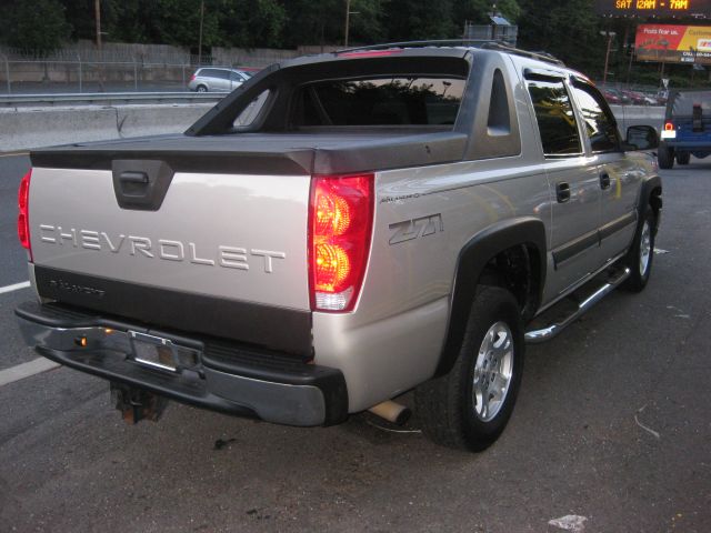 2004 Chevrolet Avalanche C350 4dr Sdn 3.5L Sport RWD Sedan