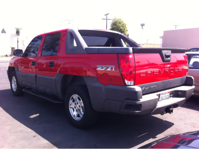 2005 Chevrolet Avalanche C350 4dr Sdn 3.5L Sport RWD Sedan