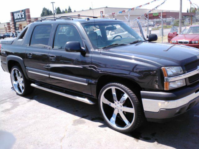 2005 Chevrolet Avalanche C350 4dr Sdn 3.5L Sport RWD Sedan