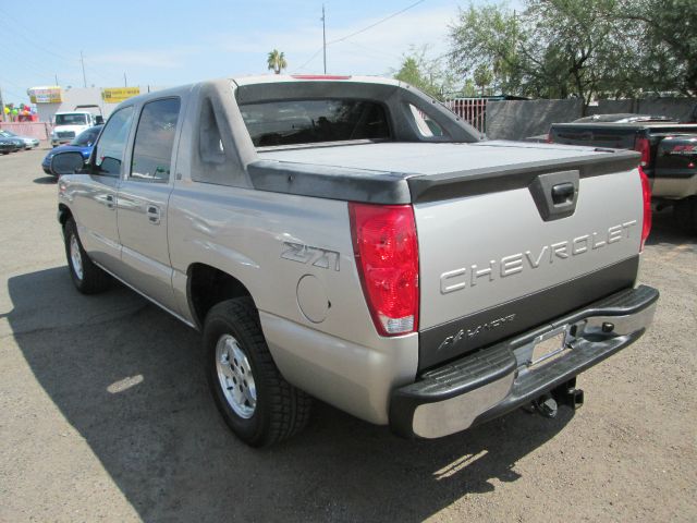 2005 Chevrolet Avalanche C350 4dr Sdn 3.5L Sport RWD Sedan