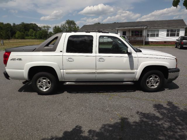 2005 Chevrolet Avalanche SL1