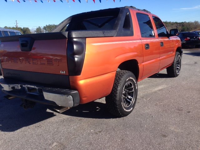 2005 Chevrolet Avalanche C350 4dr Sdn 3.5L Sport RWD Sedan