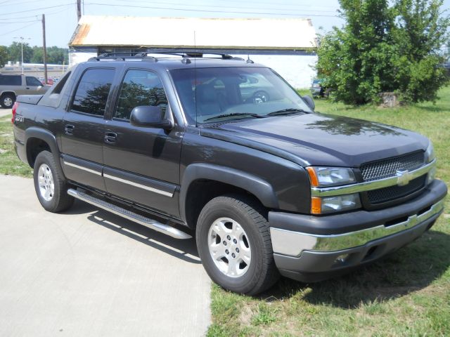 2005 Chevrolet Avalanche C350 4dr Sdn 3.5L Sport RWD Sedan