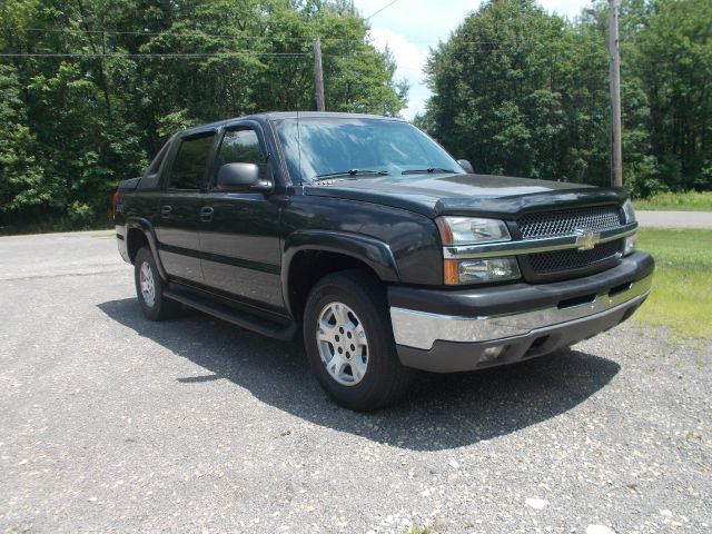 2005 Chevrolet Avalanche C350 4dr Sdn 3.5L Sport RWD Sedan