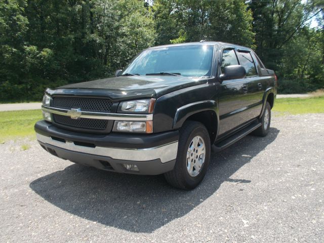 2005 Chevrolet Avalanche C350 4dr Sdn 3.5L Sport RWD Sedan