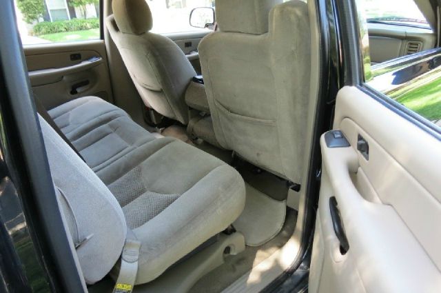 2005 Chevrolet Avalanche C350 4dr Sdn 3.5L Sport RWD Sedan