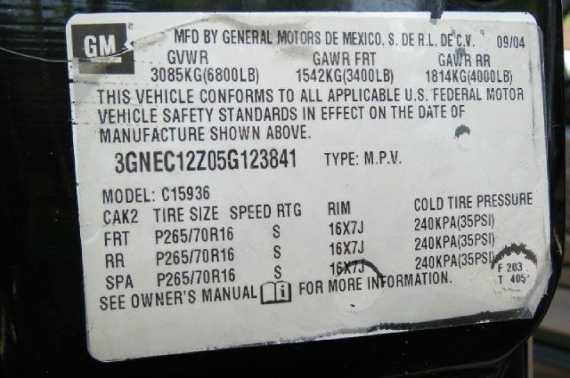 2005 Chevrolet Avalanche C350 4dr Sdn 3.5L Sport RWD Sedan