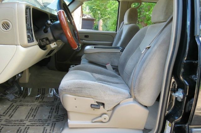 2005 Chevrolet Avalanche C350 4dr Sdn 3.5L Sport RWD Sedan