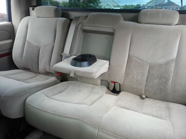 2005 Chevrolet Avalanche C350 4dr Sdn 3.5L Sport RWD Sedan