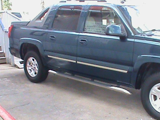 2005 Chevrolet Avalanche C350 4dr Sdn 3.5L Sport RWD Sedan