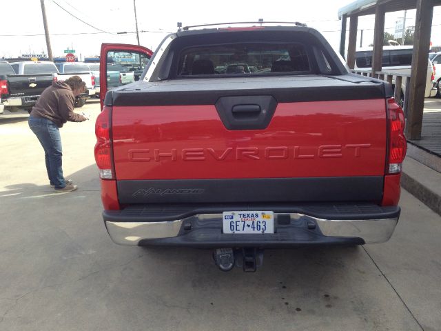 2005 Chevrolet Avalanche C350 4dr Sdn 3.5L Sport RWD Sedan