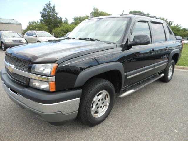 2005 Chevrolet Avalanche C350 4dr Sdn 3.5L Sport RWD Sedan