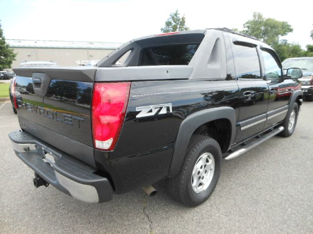 2005 Chevrolet Avalanche C350 4dr Sdn 3.5L Sport RWD Sedan