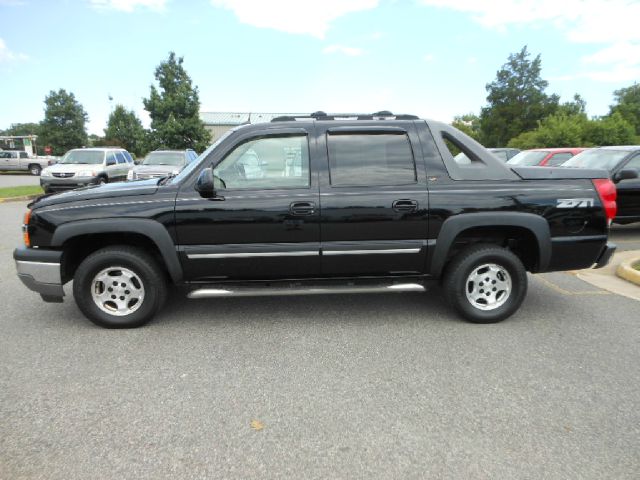 2005 Chevrolet Avalanche C350 4dr Sdn 3.5L Sport RWD Sedan