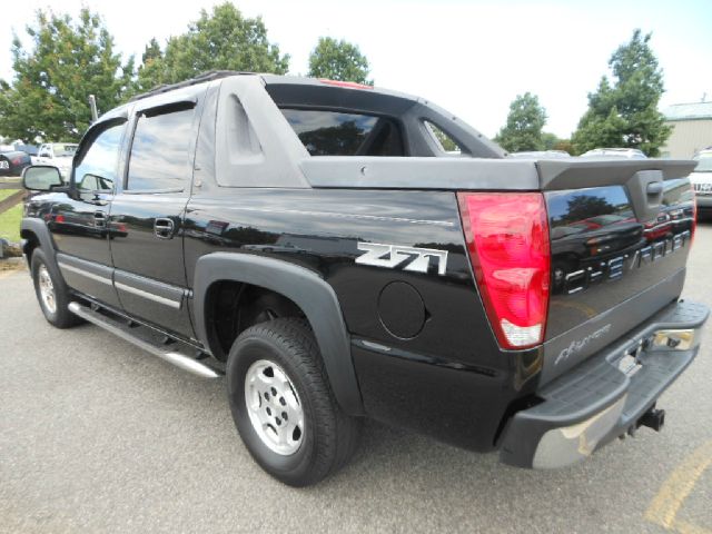 2005 Chevrolet Avalanche C350 4dr Sdn 3.5L Sport RWD Sedan