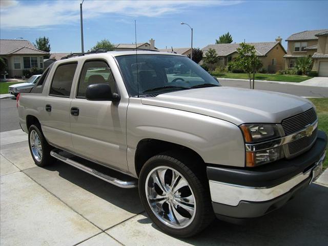2005 Chevrolet Avalanche Unknown