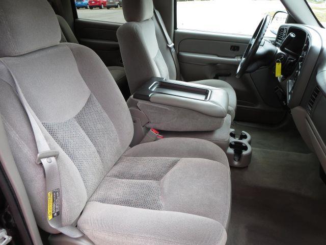 2005 Chevrolet Avalanche C350 4dr Sdn 3.5L Sport RWD Sedan