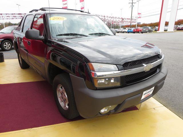 2005 Chevrolet Avalanche C350 4dr Sdn 3.5L Sport RWD Sedan
