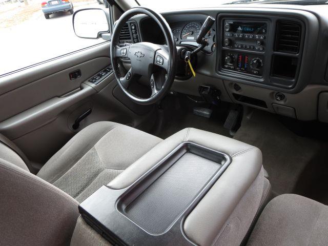 2005 Chevrolet Avalanche C350 4dr Sdn 3.5L Sport RWD Sedan