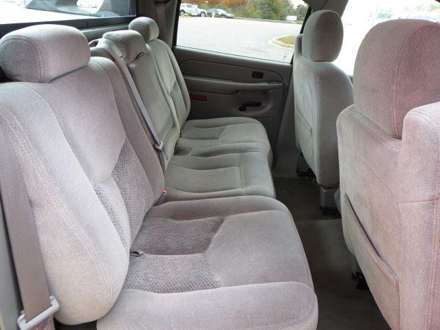 2005 Chevrolet Avalanche C350 4dr Sdn 3.5L Sport RWD Sedan