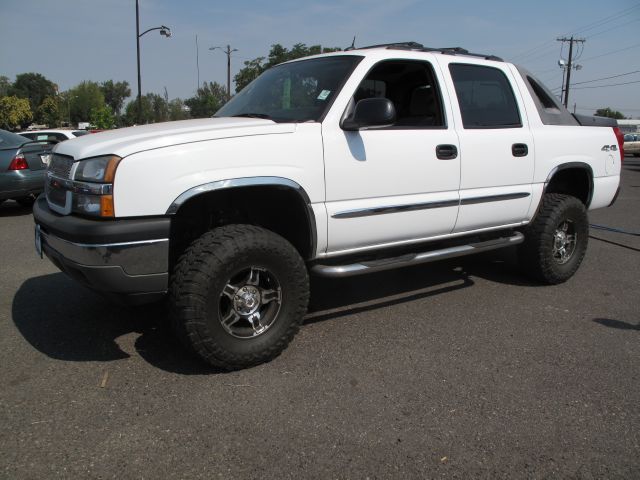 2005 Chevrolet Avalanche C350 4dr Sdn 3.5L Sport RWD Sedan