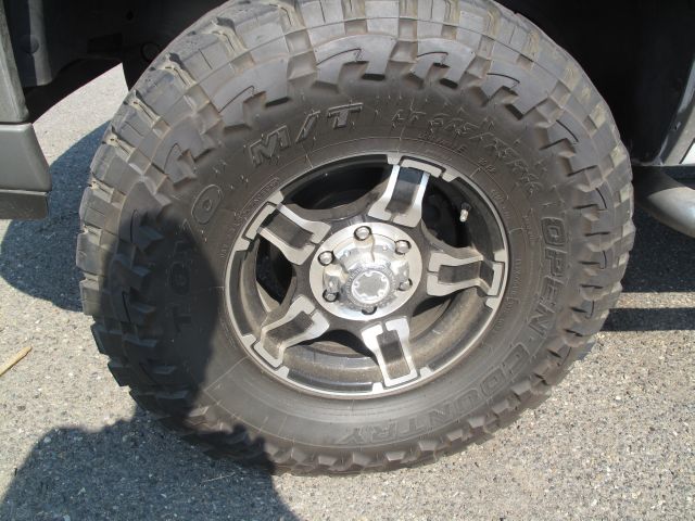 2005 Chevrolet Avalanche C350 4dr Sdn 3.5L Sport RWD Sedan