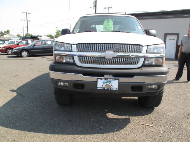 2005 Chevrolet Avalanche C350 4dr Sdn 3.5L Sport RWD Sedan