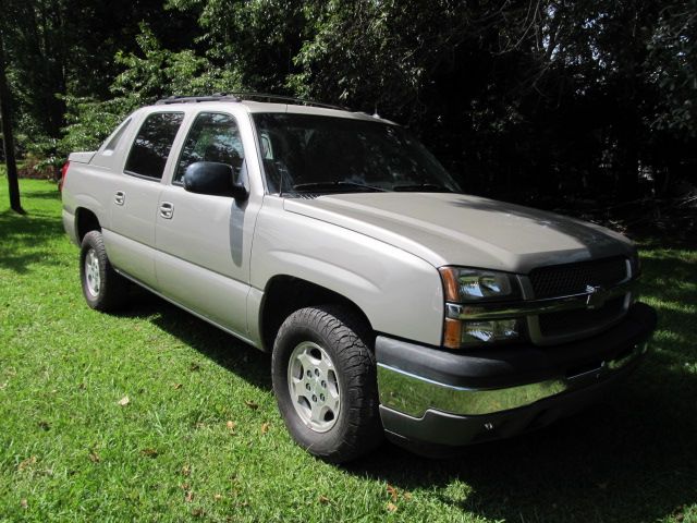 2005 Chevrolet Avalanche C350 4dr Sdn 3.5L Sport RWD Sedan