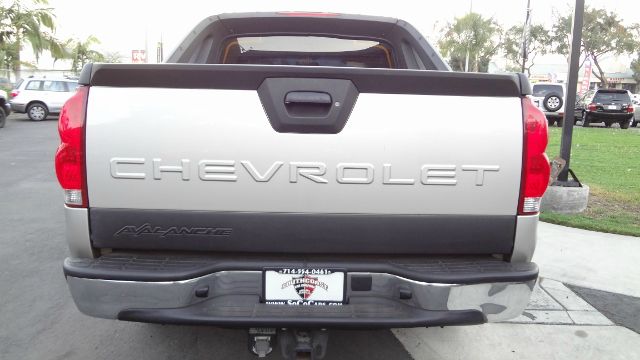 2005 Chevrolet Avalanche C350 4dr Sdn 3.5L Sport RWD Sedan