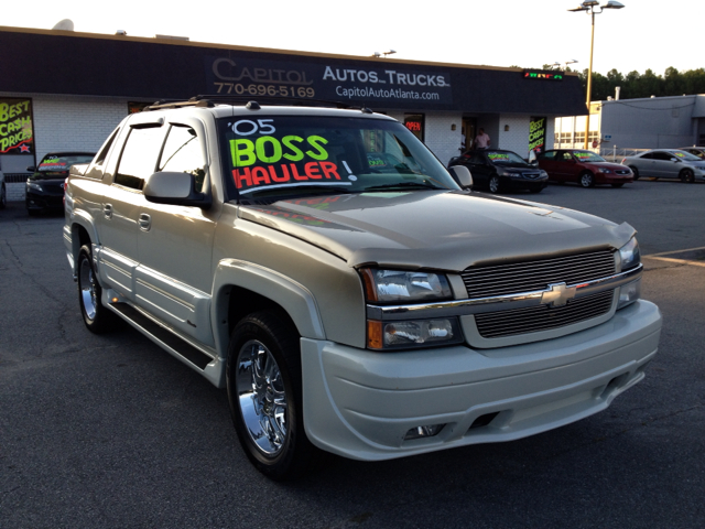 2005 Chevrolet Avalanche Reg Cab Long Bed LOW Miles