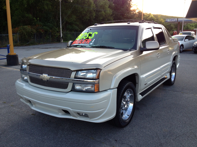 2005 Chevrolet Avalanche Reg Cab Long Bed LOW Miles