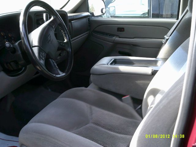 2005 Chevrolet Avalanche C350 4dr Sdn 3.5L Sport RWD Sedan