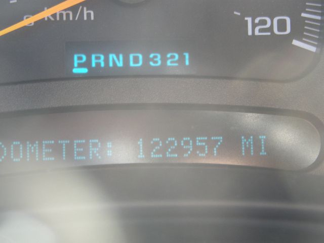 2005 Chevrolet Avalanche C350 4dr Sdn 3.5L Sport RWD Sedan