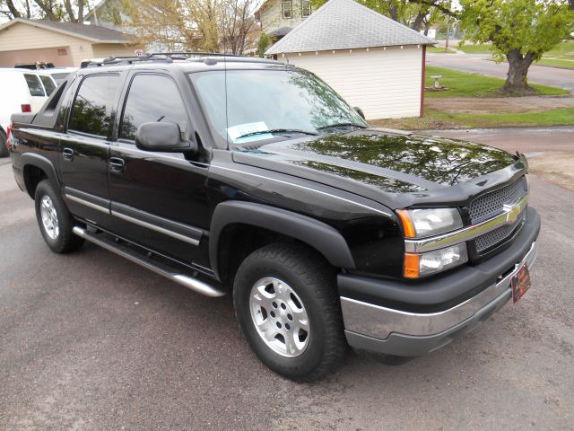 2005 Chevrolet Avalanche C350 4dr Sdn 3.5L Sport RWD Sedan
