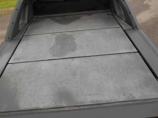 2005 Chevrolet Avalanche C350 4dr Sdn 3.5L Sport RWD Sedan