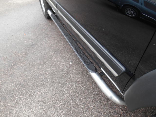 2005 Chevrolet Avalanche C350 4dr Sdn 3.5L Sport RWD Sedan