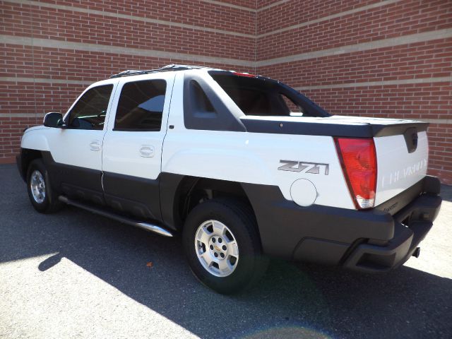 2005 Chevrolet Avalanche C350 4dr Sdn 3.5L Sport RWD Sedan